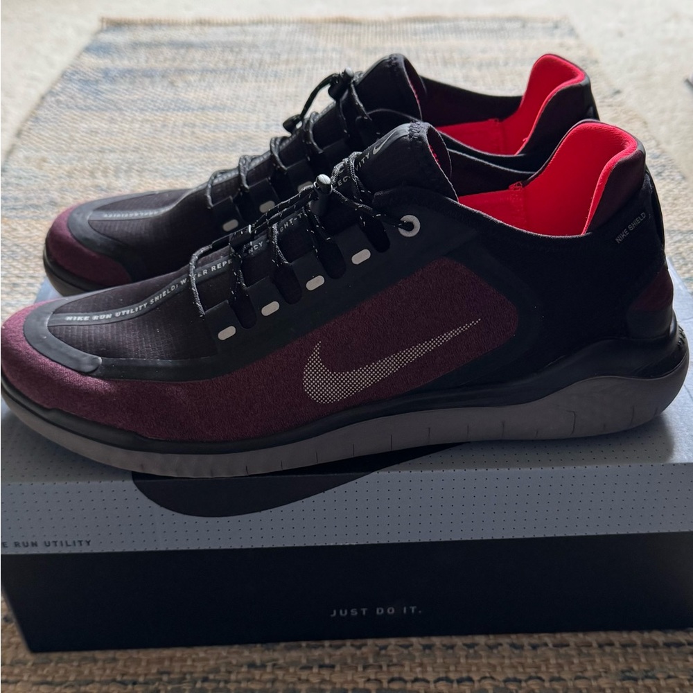 Mens Nike Free Rn, sz 14